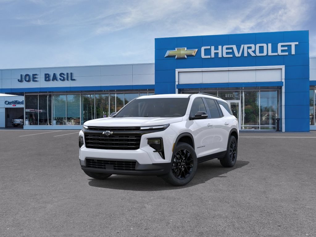 Used 2026 Chevrolet Traverse LT w/ Midnight/Sport Edition FWD image 8