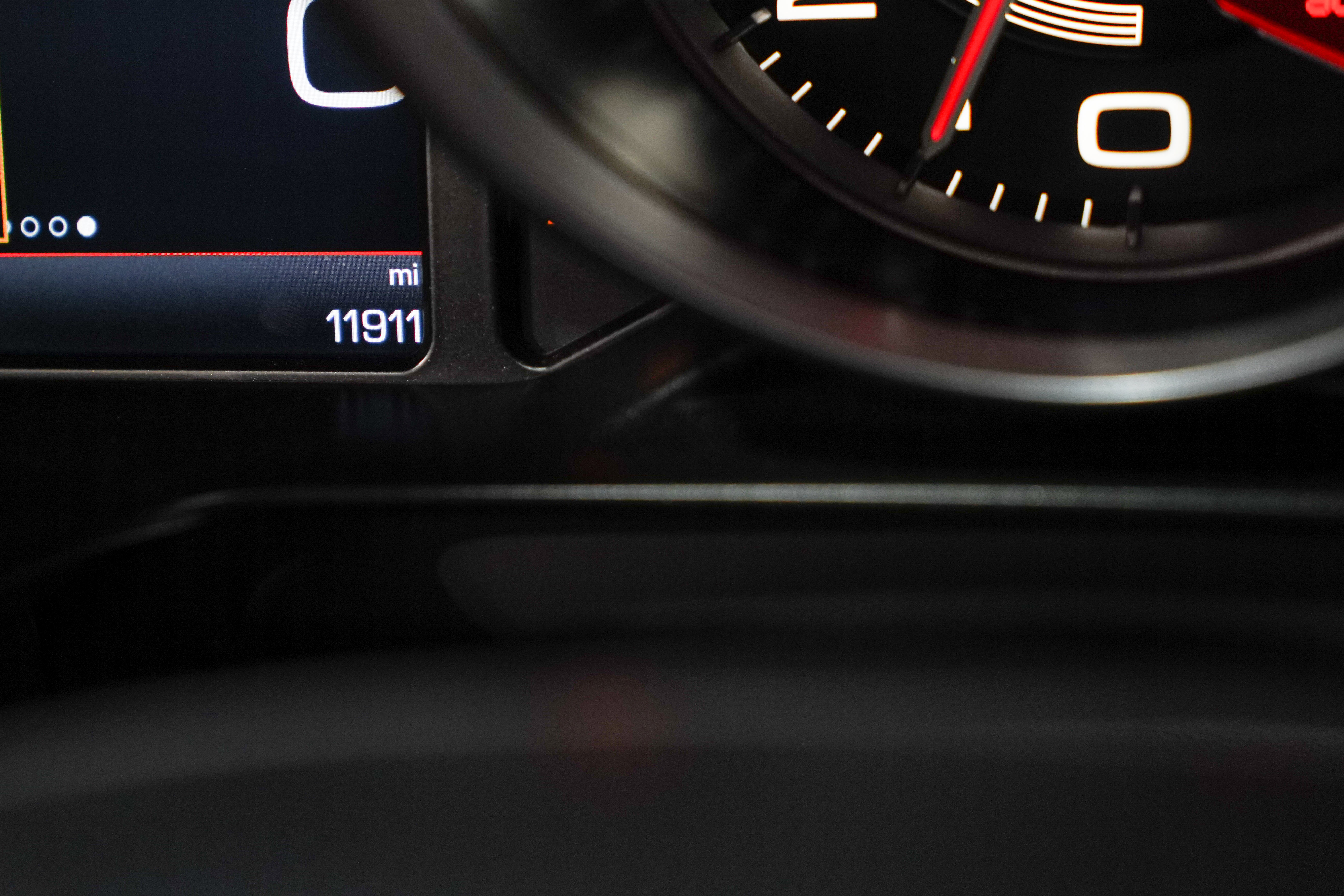 Used 2019 Ferrari 812 Superfast RWD image 40