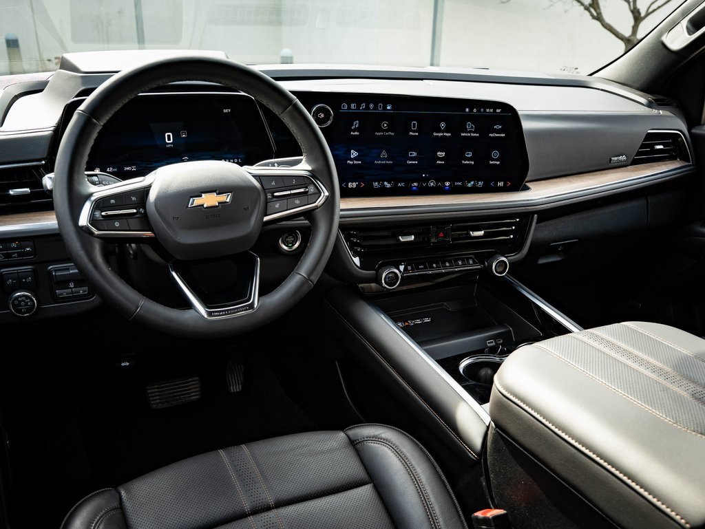 Used 2025 Chevrolet Tahoe High Country image 4