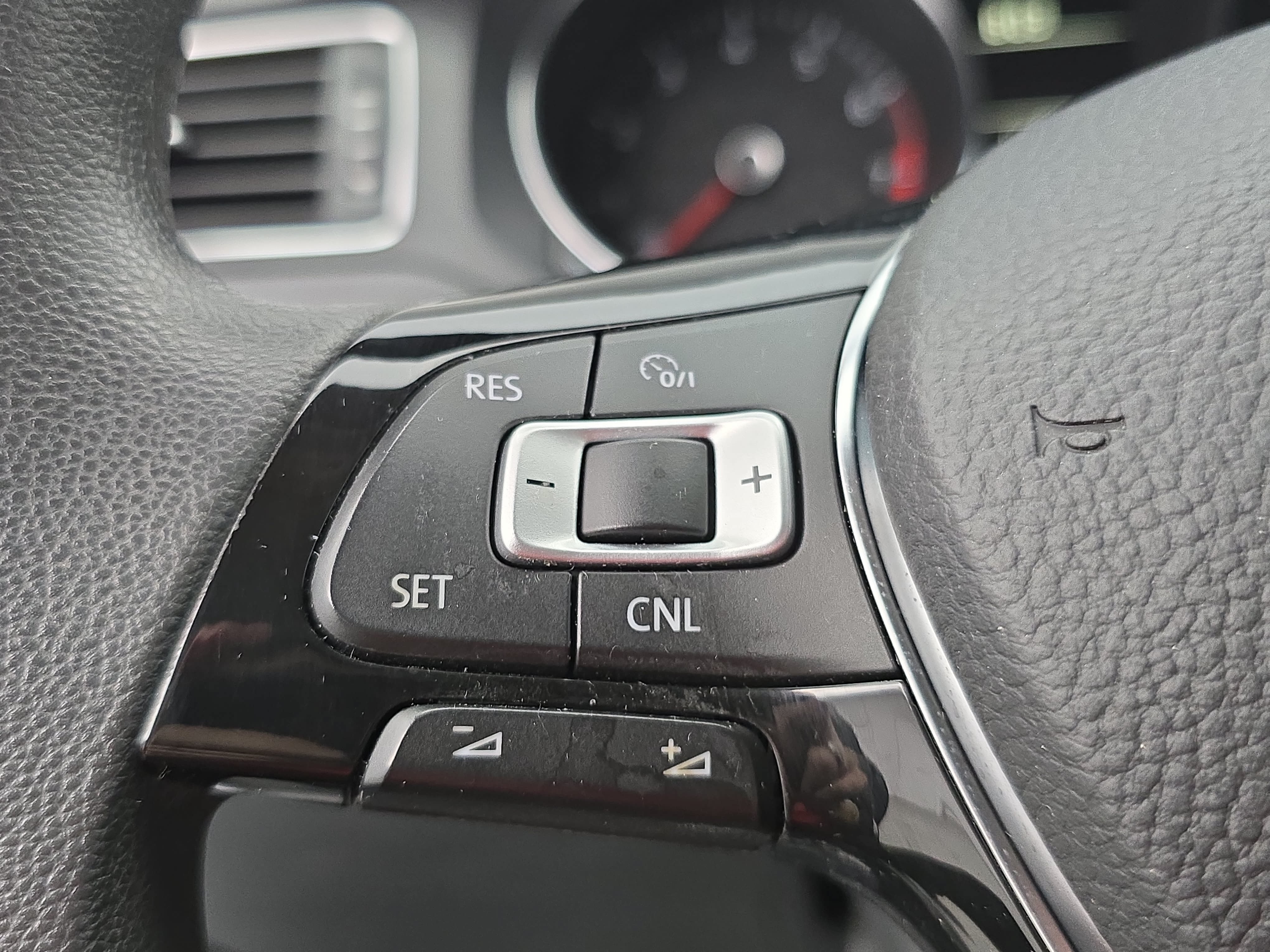 Used 2016 Volkswagen Jetta SE FWD image 16