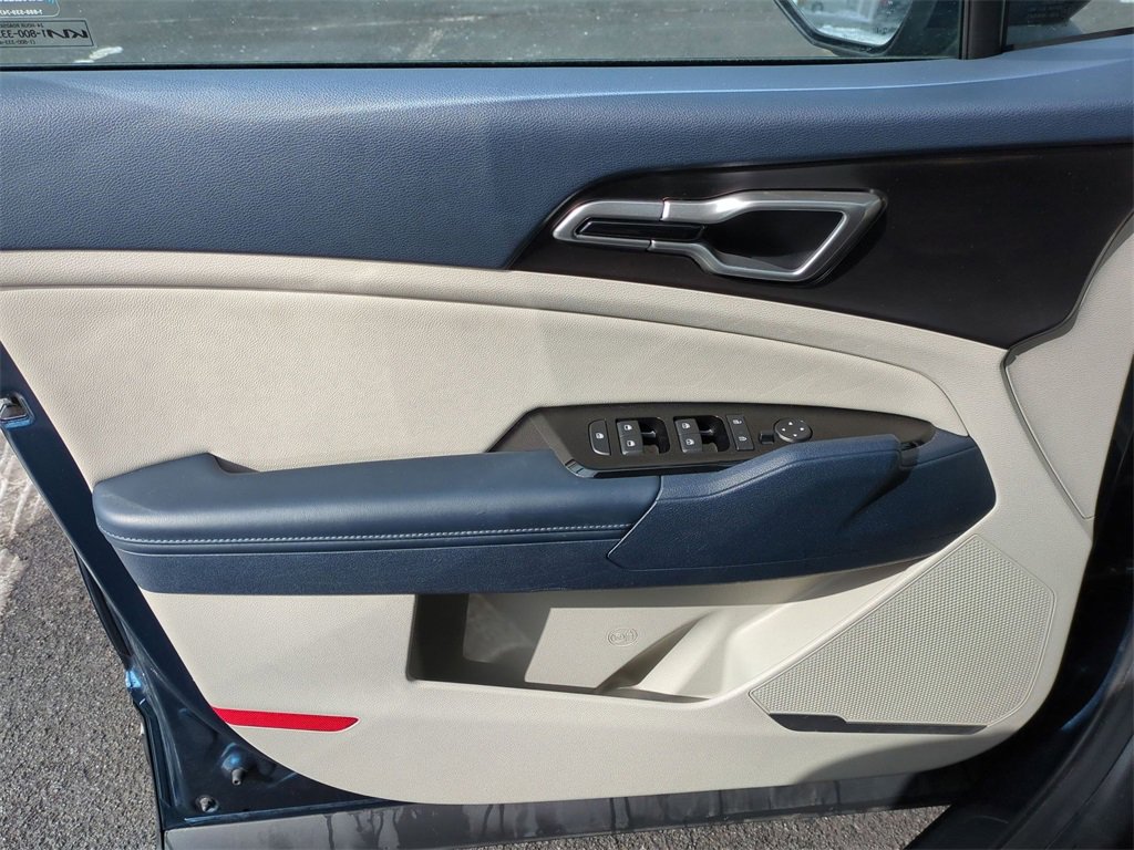 Used 2023 Kia Sportage EX image 7