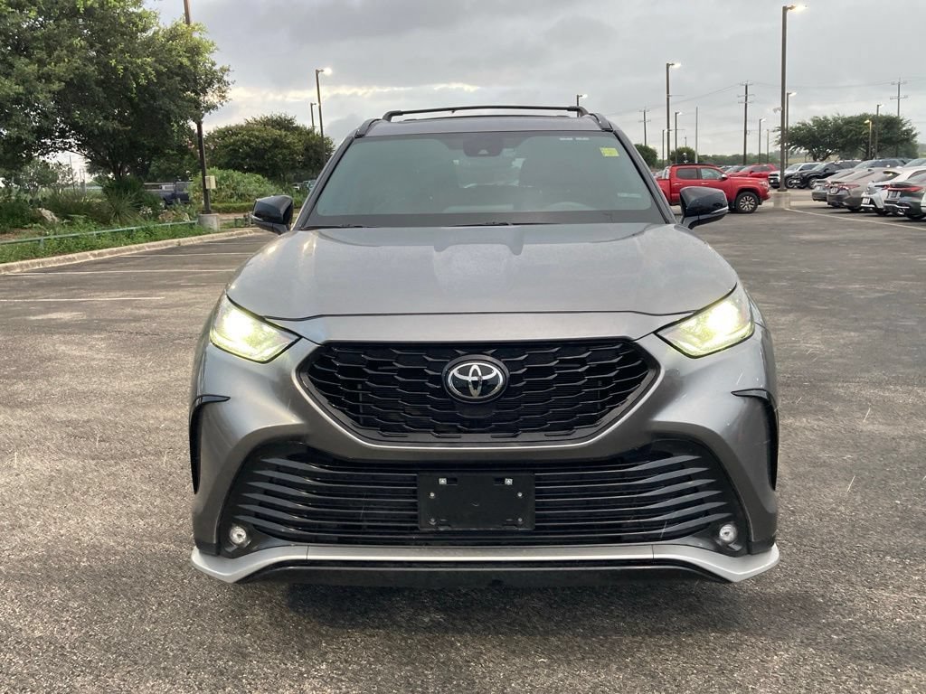 Certified 2026 Toyota Highlander XSE AWD/4WD image 2