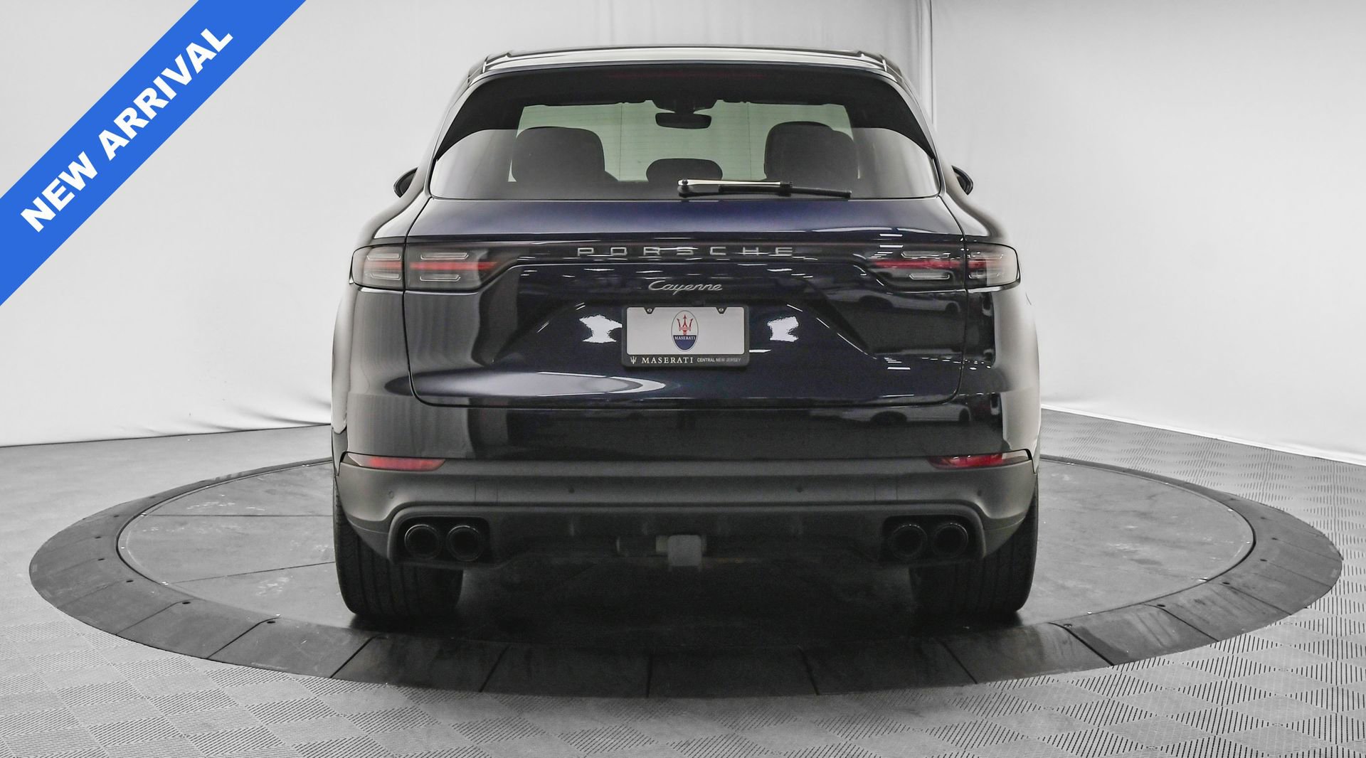 Used 2023 Porsche Cayenne Platinum Edition image 6