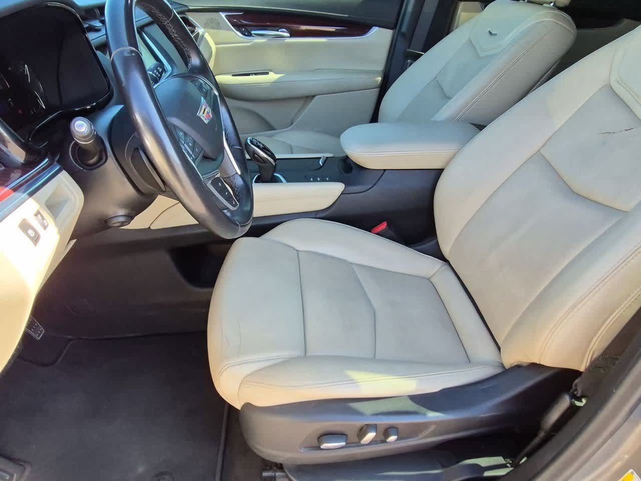 Used 2018 Cadillac XT5 Premium Luxury AWD/4WD image 16