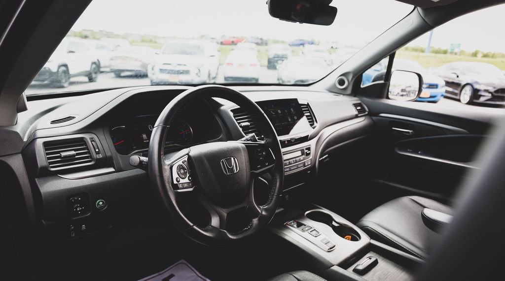 Used 2021 Honda Pilot Special Edition image 2