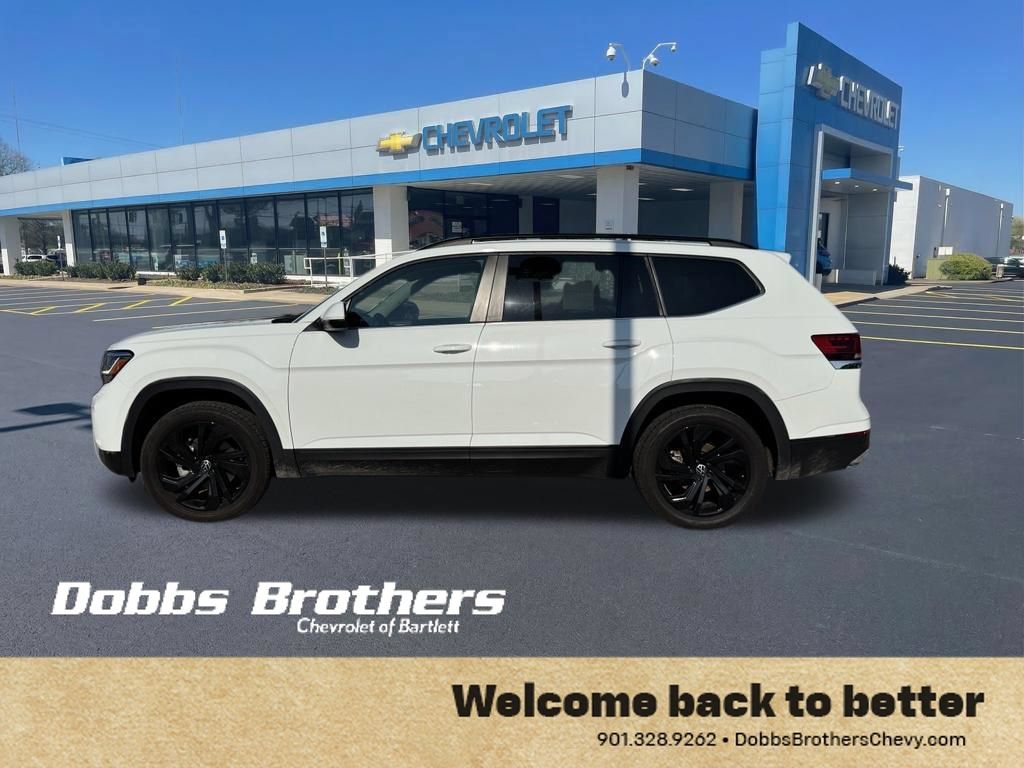 Used 2023 Volkswagen Atlas SE w/ Black Wheel Package FWD image 4
