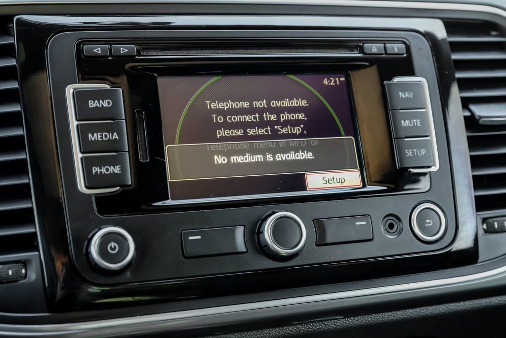 Used 2014 Volkswagen Beetle R-Line image 27