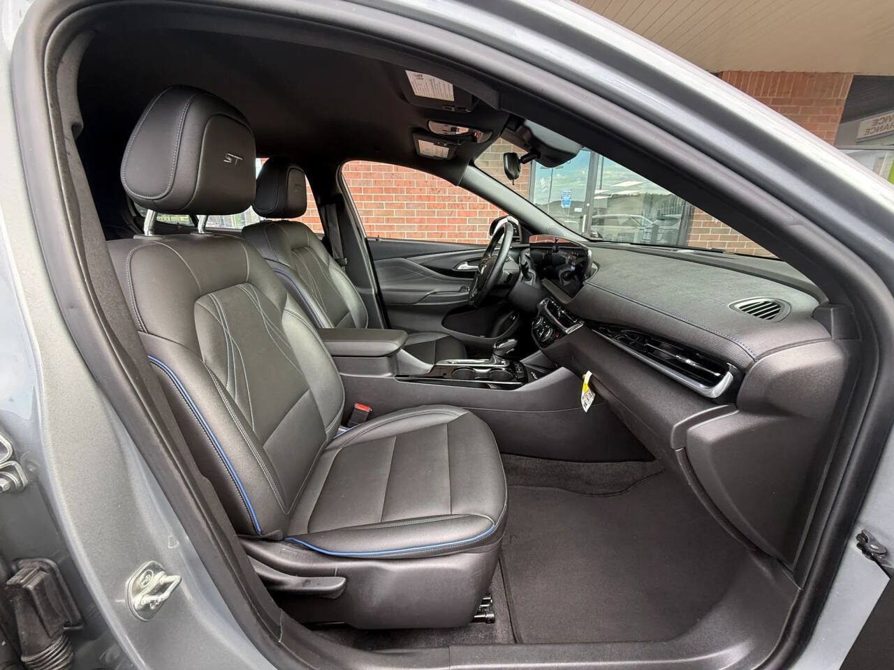 Used 2024 Buick Envista Sport Touring w/ Convenience I Package FWD image 26