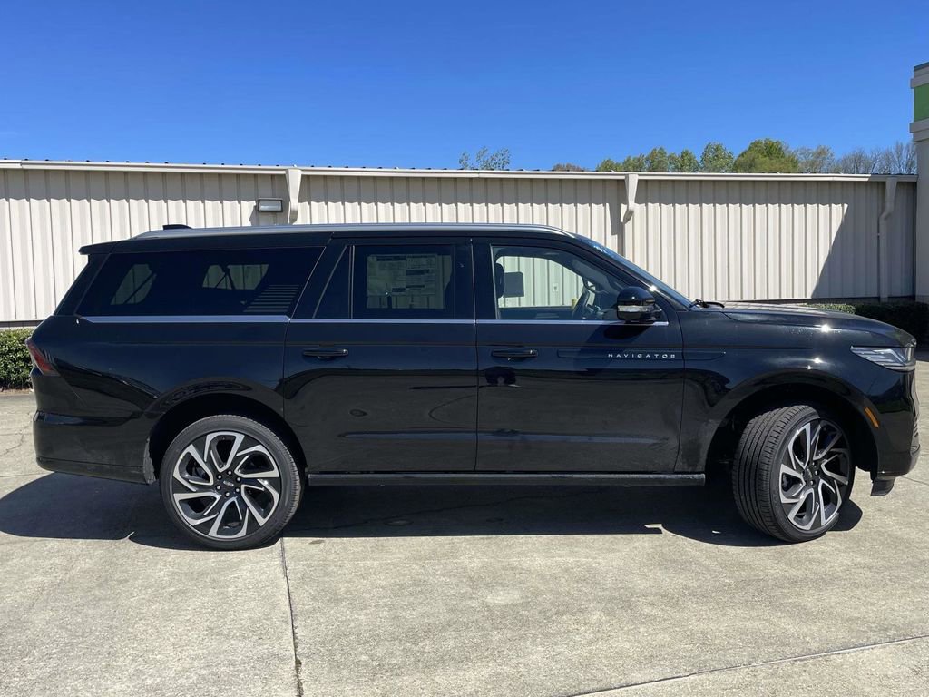 New 2026 Lincoln Navigator L Black Label image 2