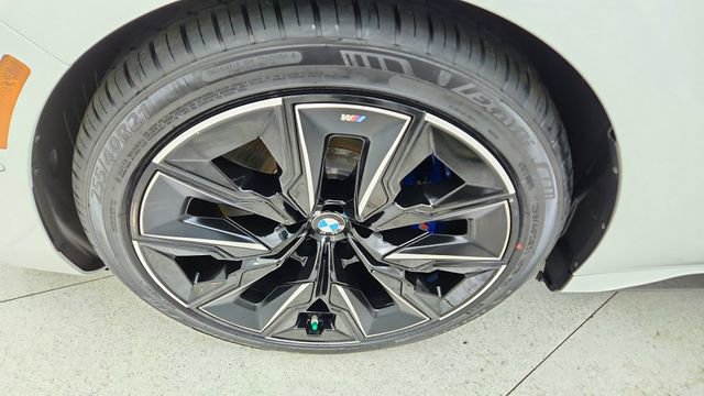 Used 2023 BMW i7 xDrive60 w/ Executive Package 2 image 60