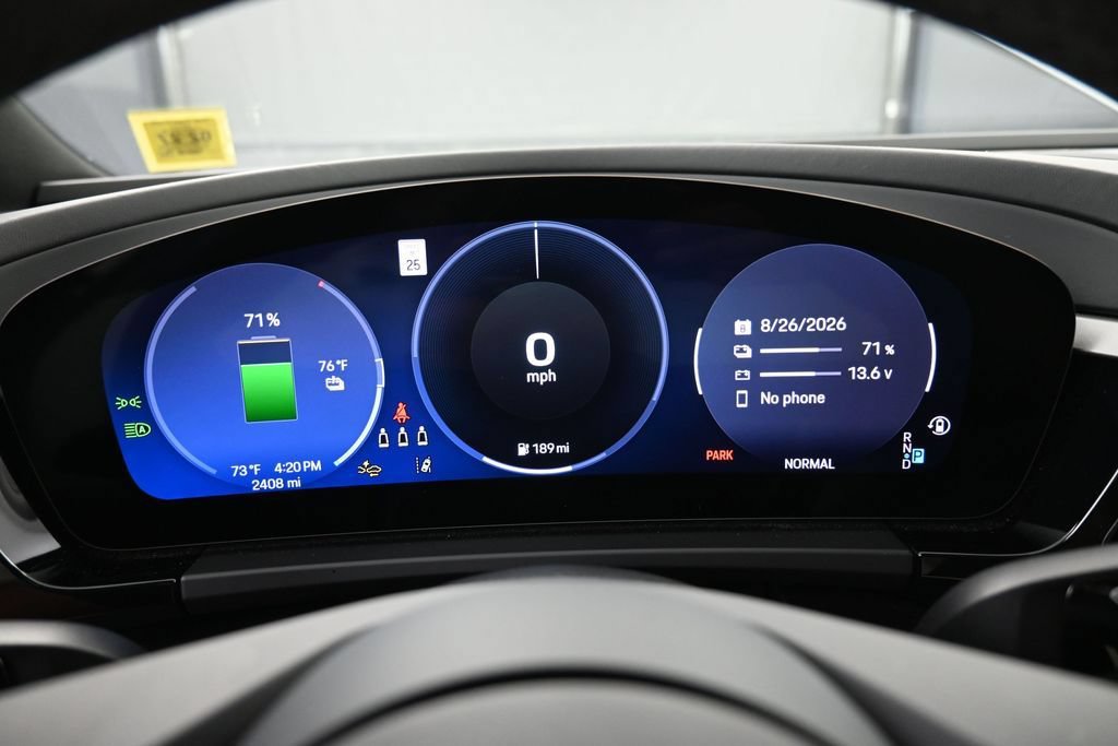Certified 2025 Porsche Macan 4S Electric AWD/4WD image 19