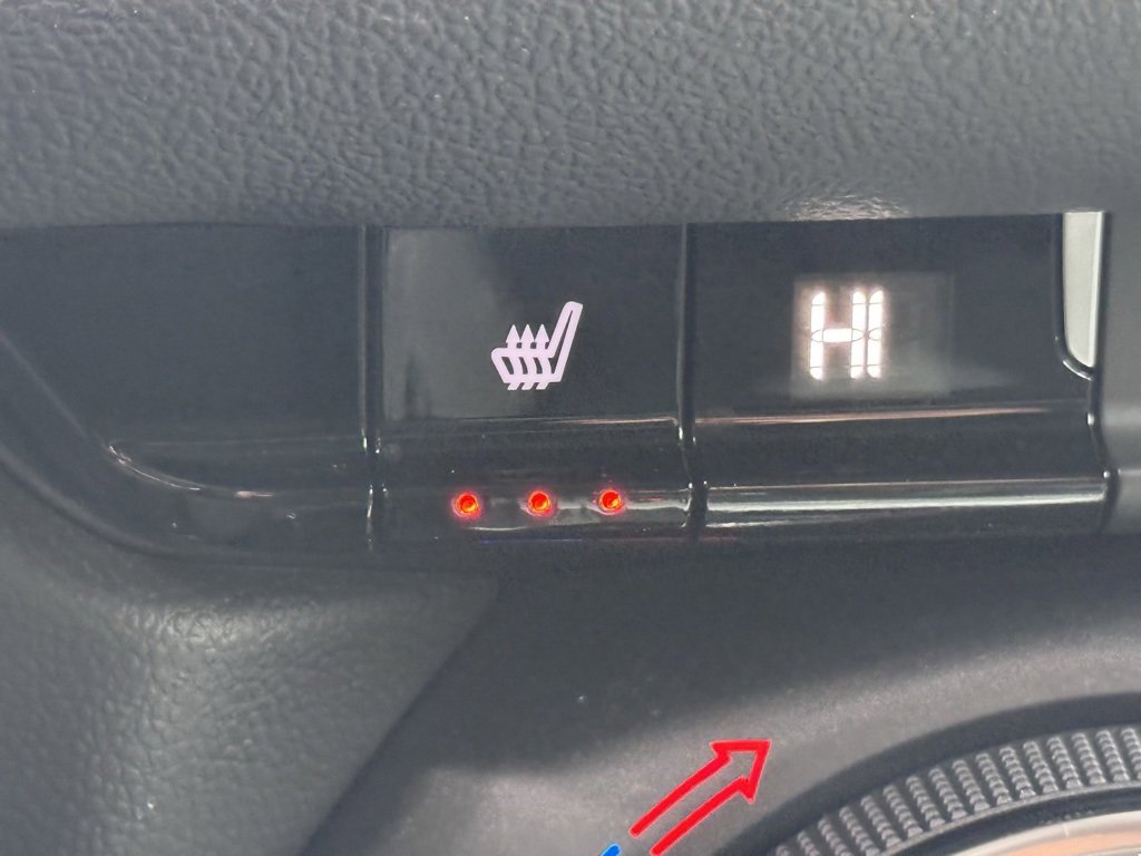 Used 2025 Chevrolet Blazer LT image 5