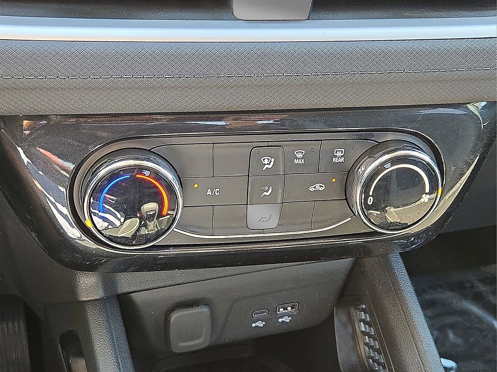 Used 2025 Chevrolet TrailBlazer LT FWD image 28