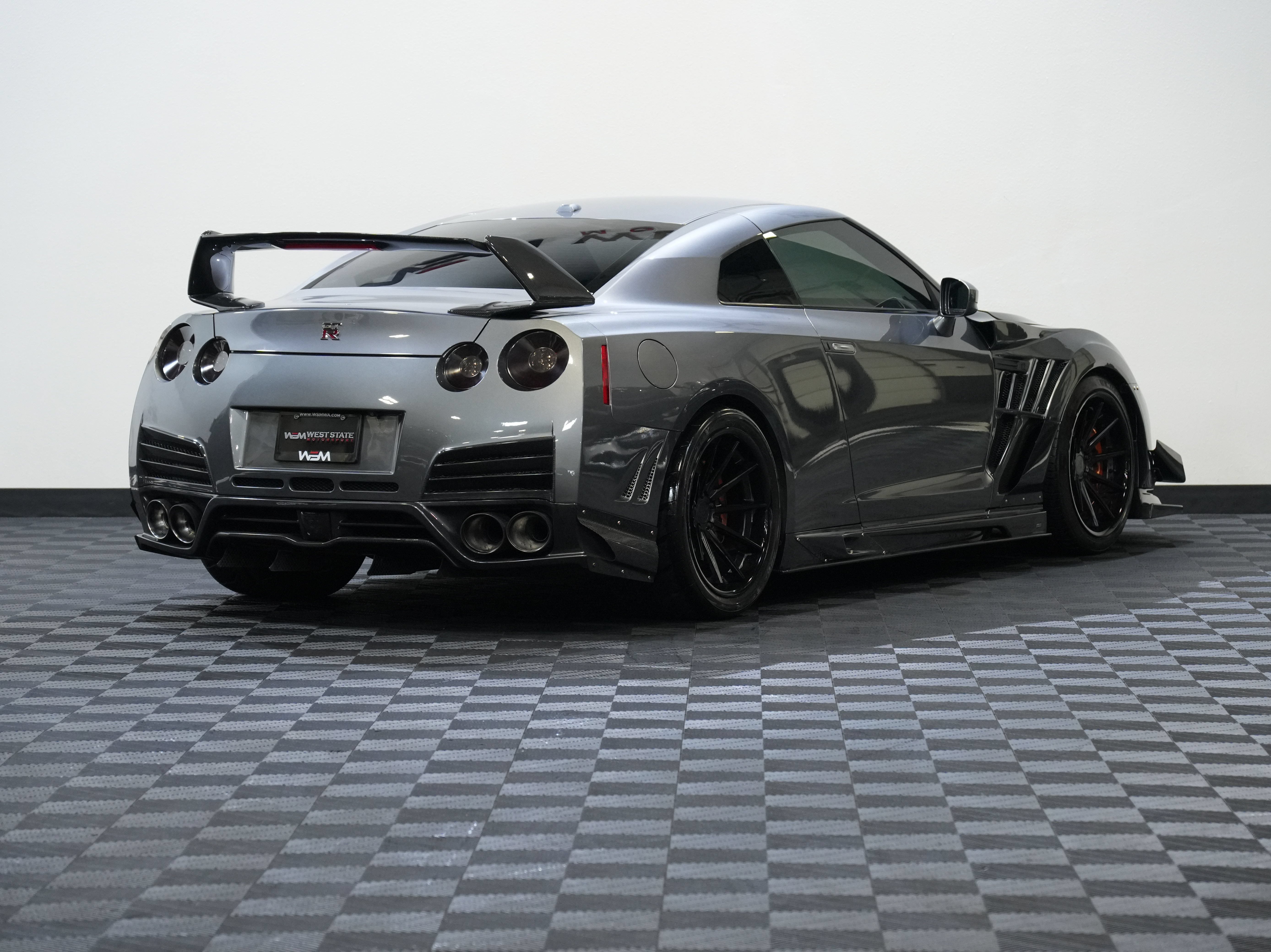 Used 2014 Nissan GT-R Premium AWD/4WD image 6