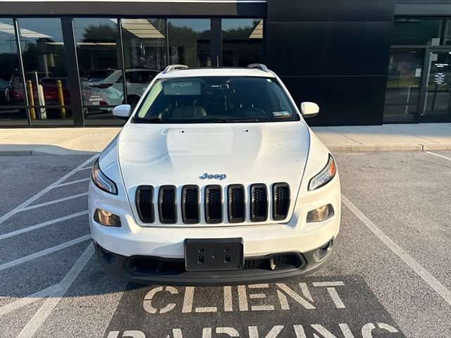 Used 2016 Jeep Cherokee Latitude w/ Comfort/Convenience Group AWD/4WD image 3