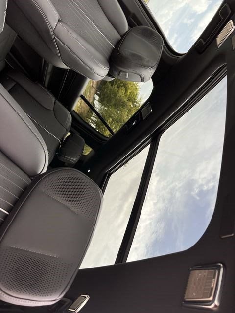 New 2027 Cadillac Vistiq Luxury AWD/4WD image 18