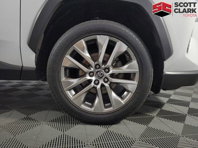 Used 2020 Toyota RAV4 XLE Premium FWD image 12