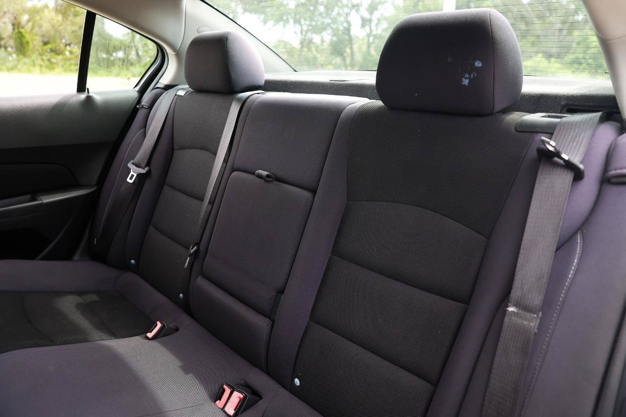 Used 2013 Chevrolet Cruze LT FWD image 8
