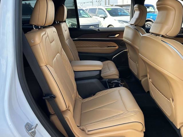 Used 2025 Jeep Grand Cherokee L Summit w/ Advanced Protech Group IV AWD/4WD image 18