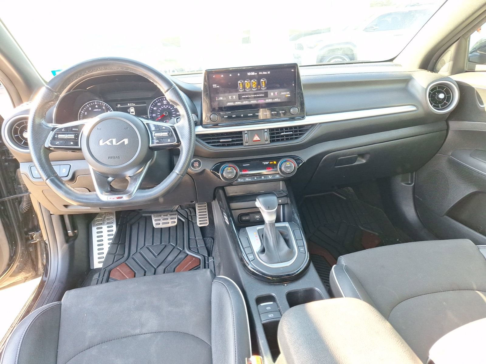 Used 2022 Kia Forte GT-Line w/ GT-Line Premium Package image 19