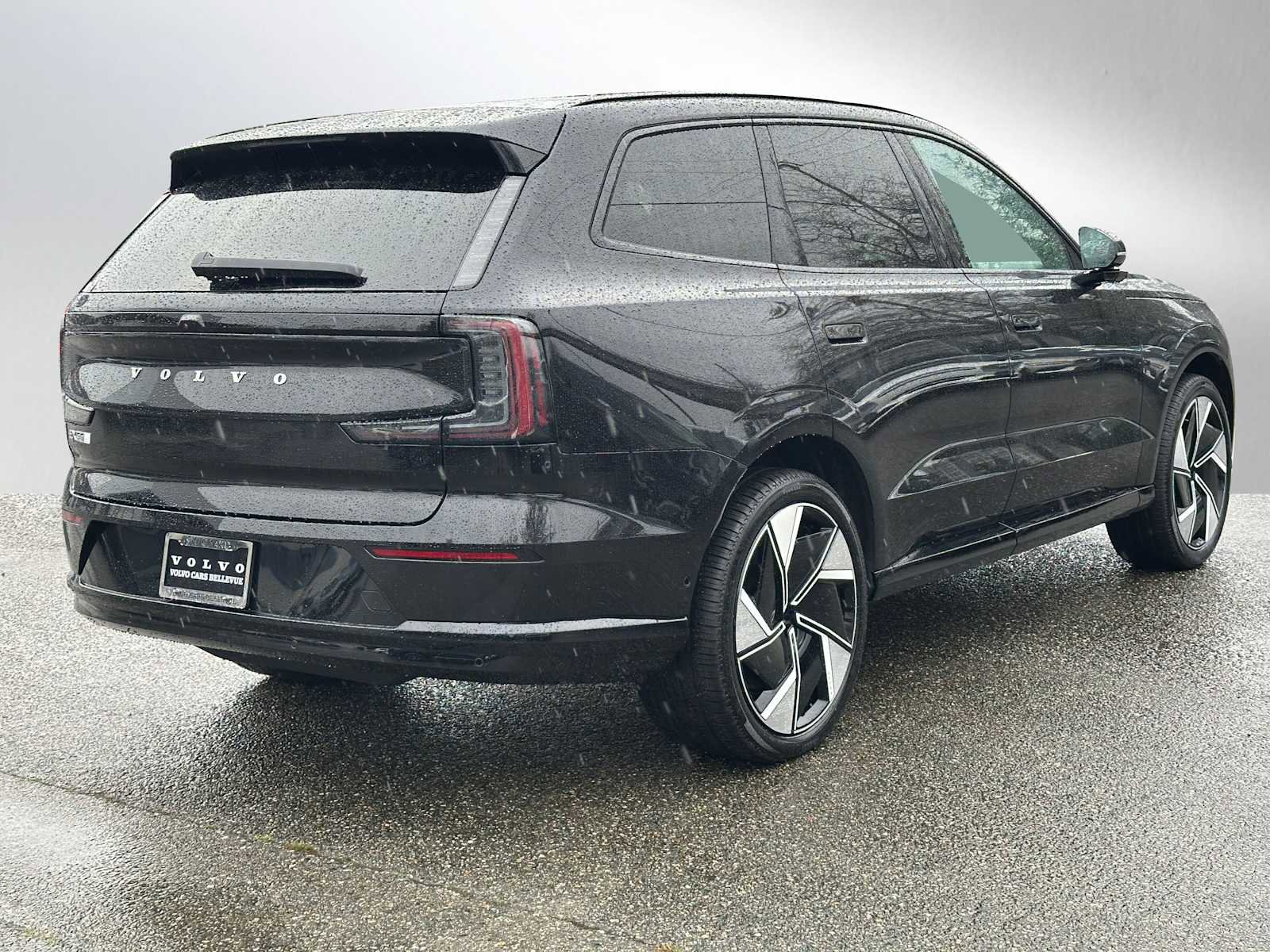 New 2025 Volvo EX90 Plus w/ Protection Package Premier image 3