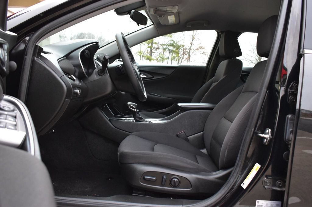 Used 2022 Chevrolet Malibu LT FWD image 14