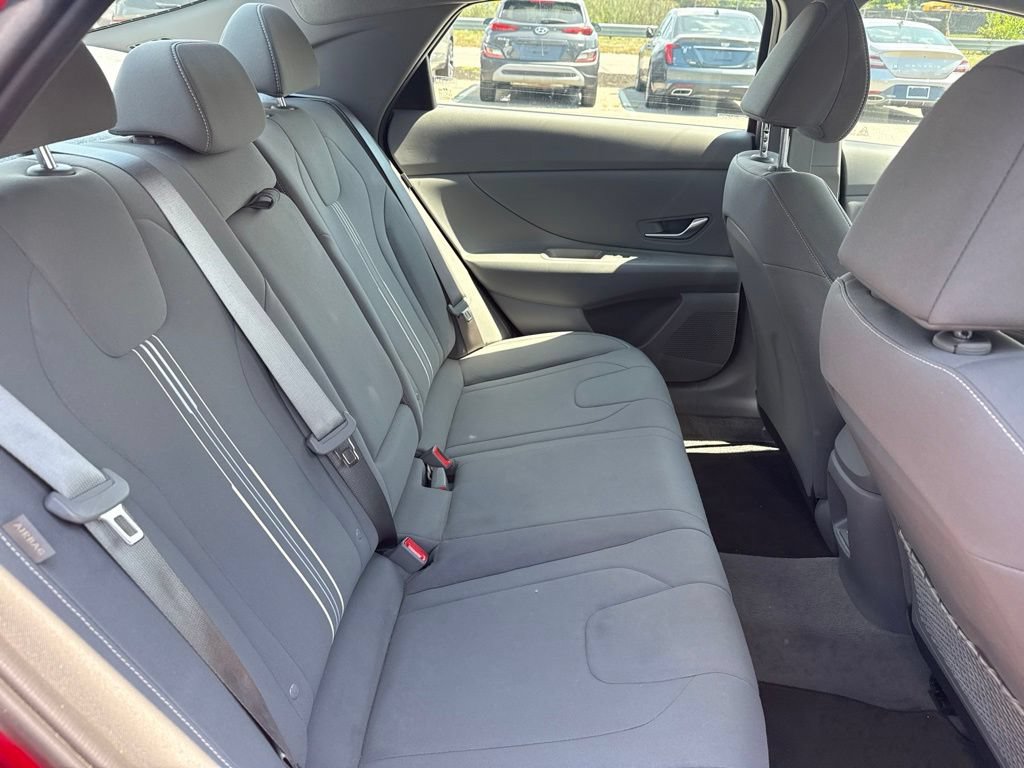 Used 2025 Hyundai Elantra SEL FWD image 24