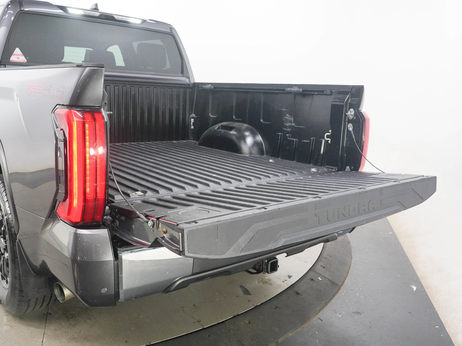 Used 2022 Toyota Tundra SR5 AWD/4WD image 9