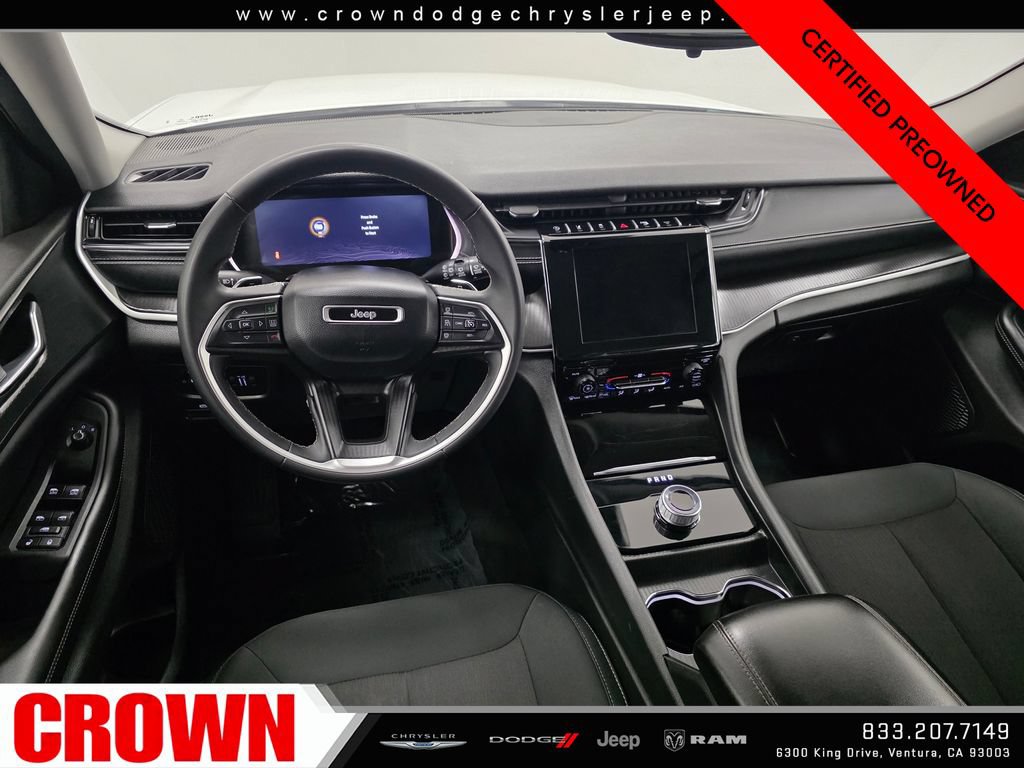 Used 2024 Jeep Grand Cherokee Laredo AWD/4WD image 17
