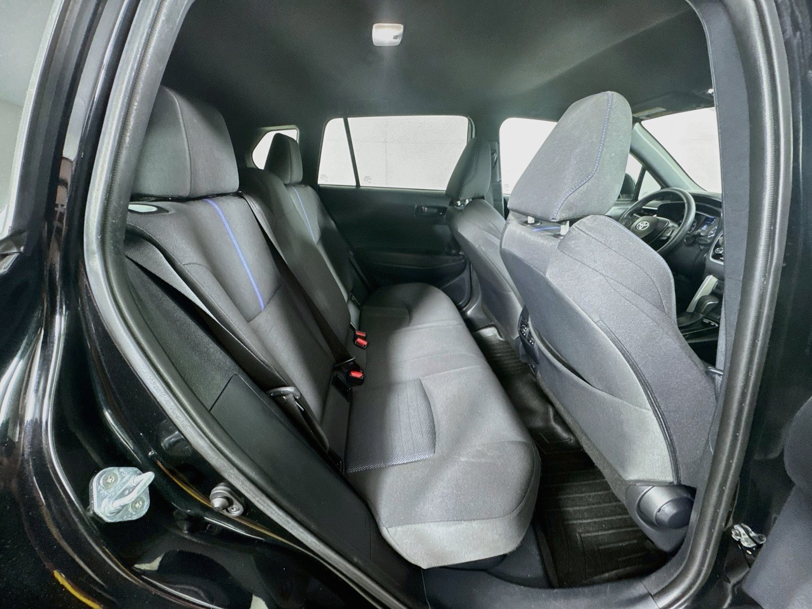 Certified 2025 Toyota Corolla Cross AWD Hybrid image 25