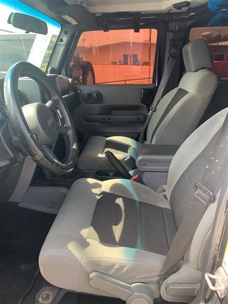 Used 2010 Jeep Wrangler Unlimited Rubicon w/ Trailer Tow Group image 12