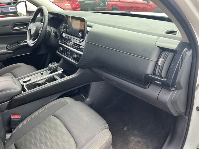 Used 2022 Nissan Pathfinder SV image 33