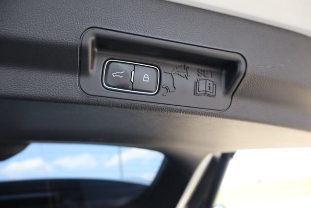 Used 2023 Ford Explorer XLT w/ Equipment Group 202A AWD/4WD image 30