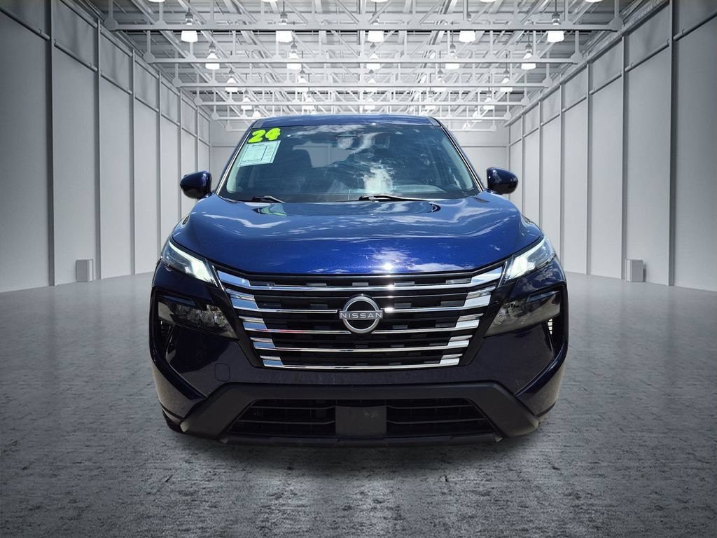 Used 2024 Nissan Rogue SV AWD/4WD image 5