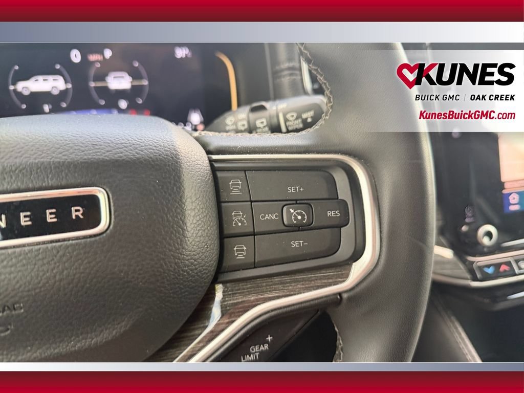 Used 2022 Jeep Wagoneer Series II AWD/4WD image 18