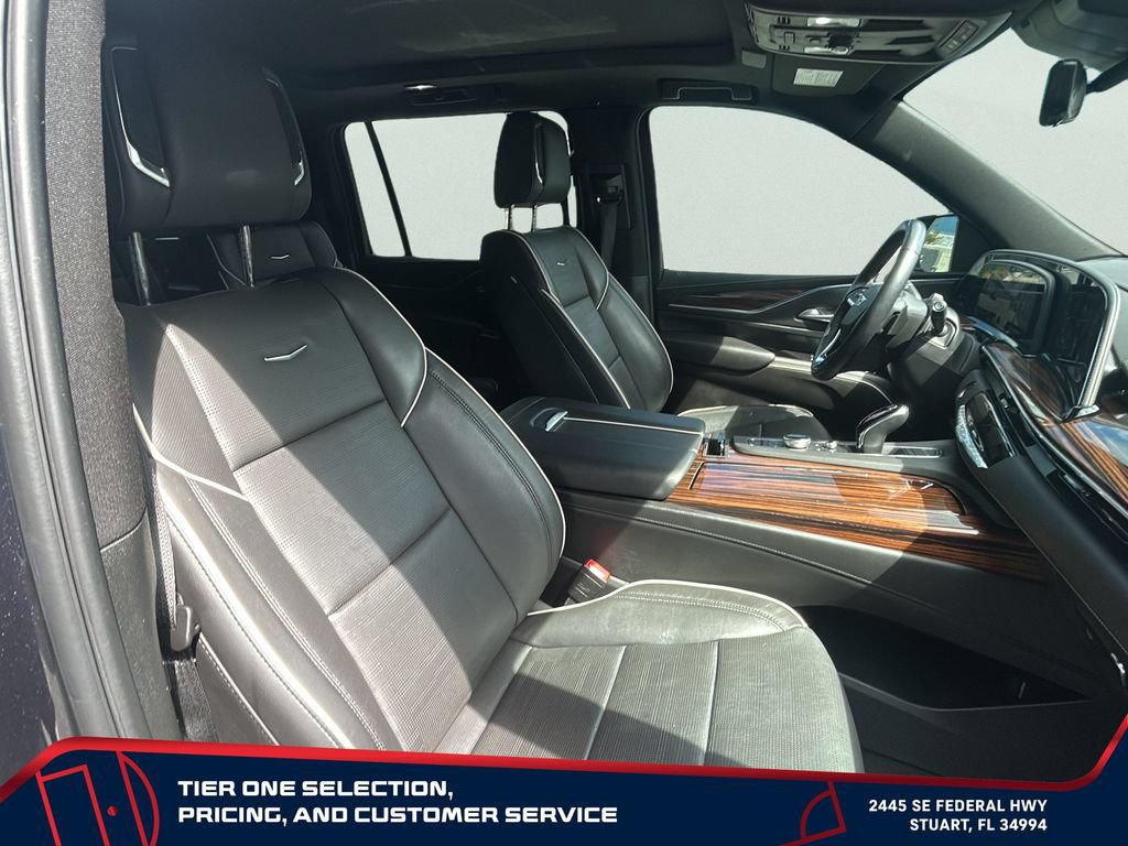 Used 2024 Cadillac Escalade ESV Premium Luxury AWD/4WD image 33