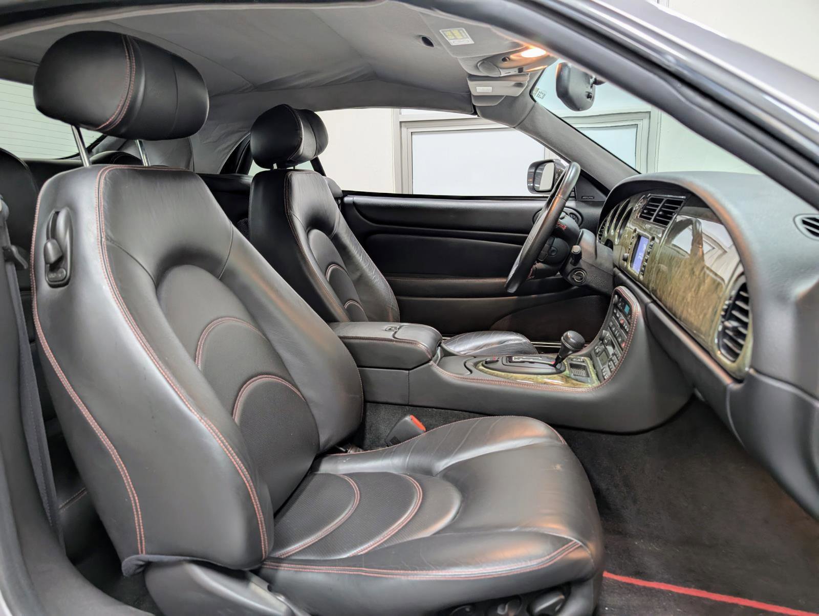 Used 2001 Jaguar XKR Convertible image 27