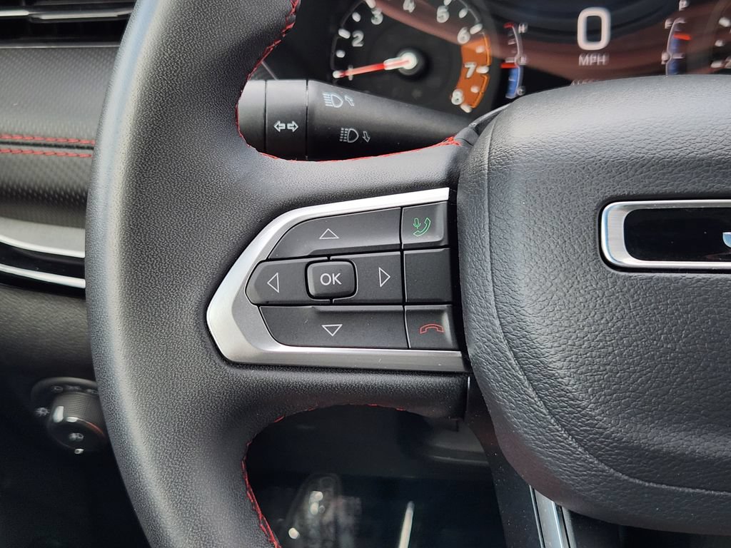 Used 2025 Jeep Compass Trailhawk AWD/4WD image 17