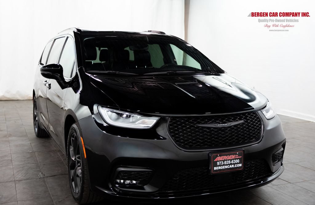 Used 2026 Chrysler Pacifica Limited w/ S Appearance Package FWD 360° Tour