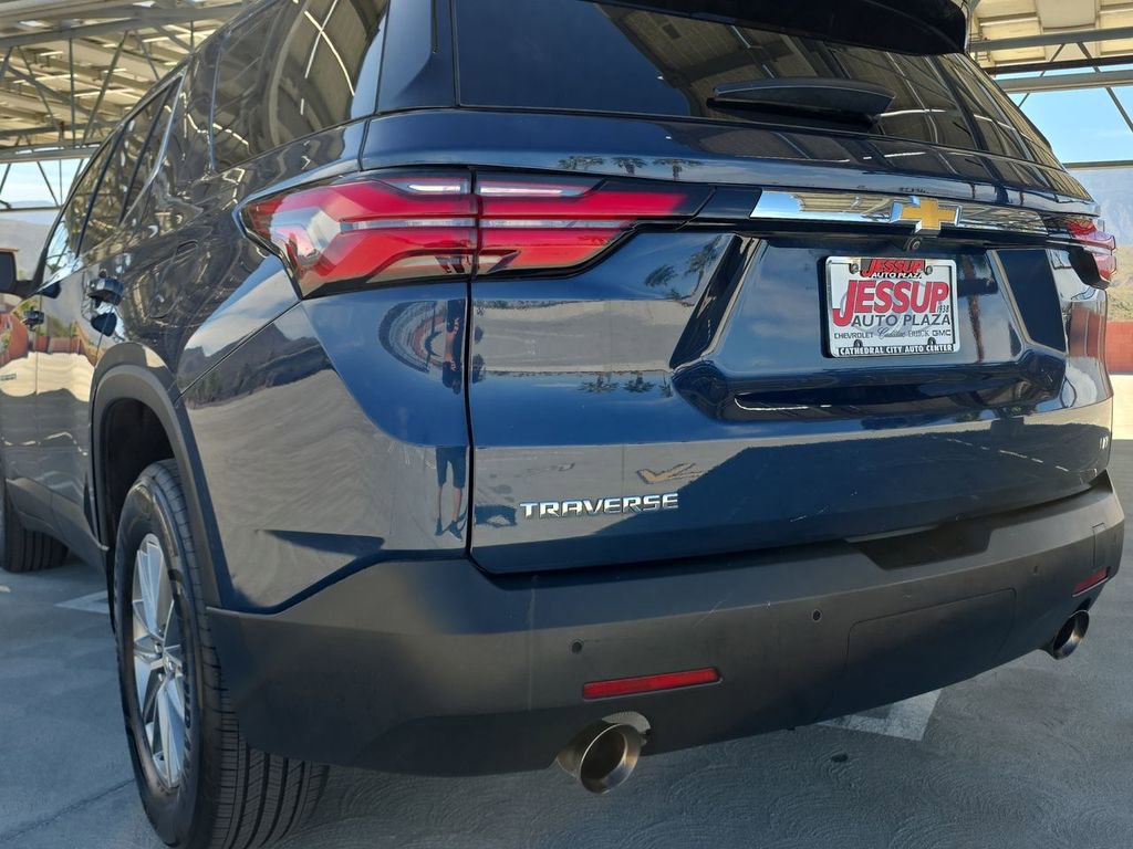 Used 2023 Chevrolet Traverse LT FWD image 33