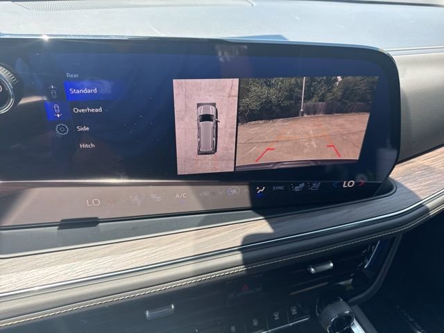 New 2025 Chevrolet Suburban Premier image 27