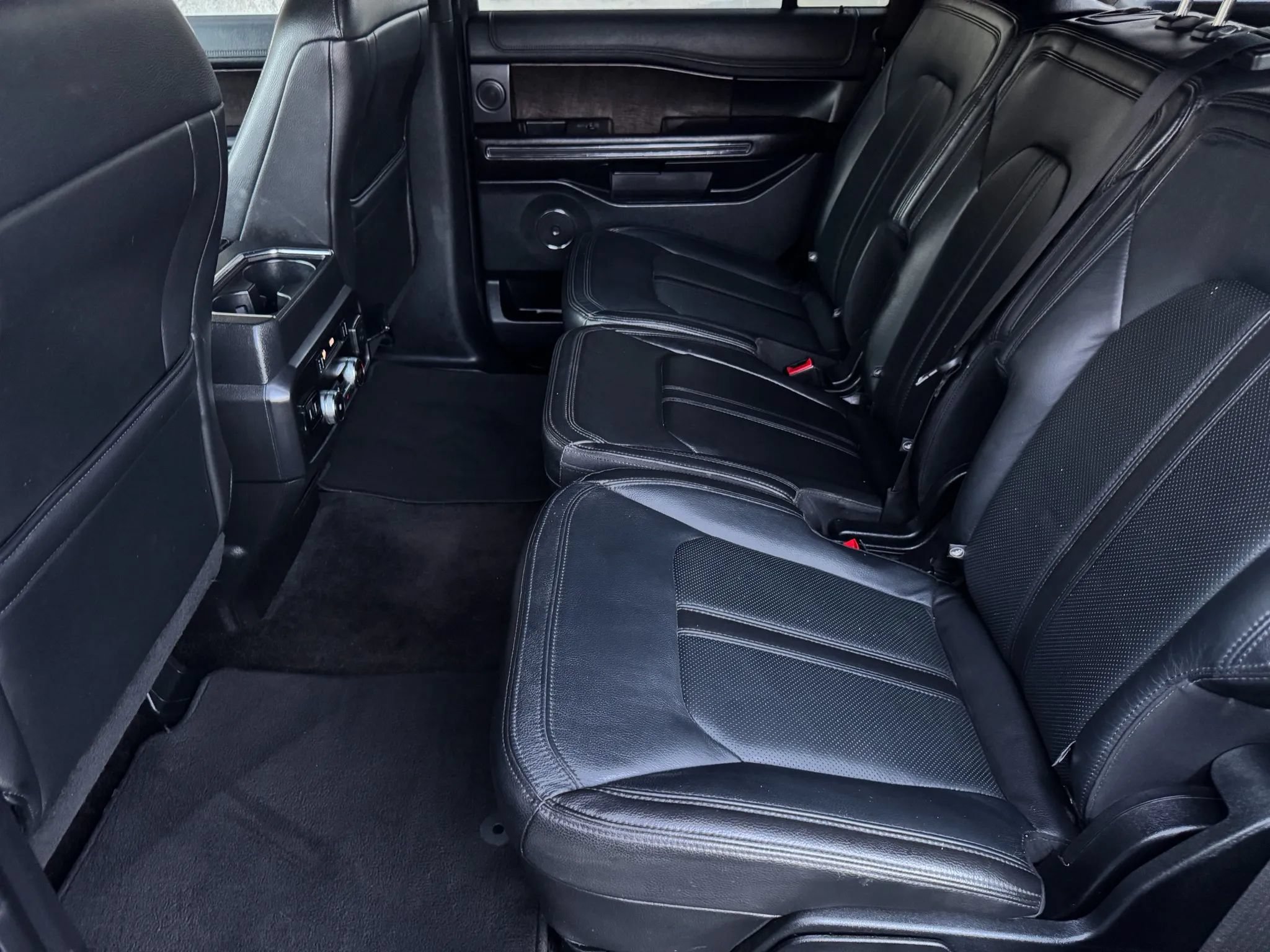 Used 2018 Ford Expedition Limited RWD image 26