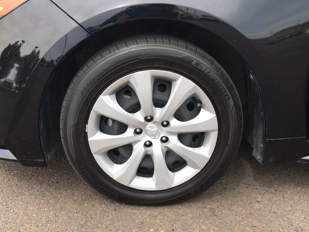 Used 2024 Toyota Corolla LE FWD image 34