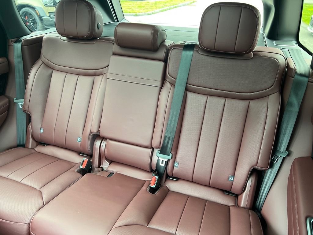 New 2025 Land Rover Range Rover SE image 21