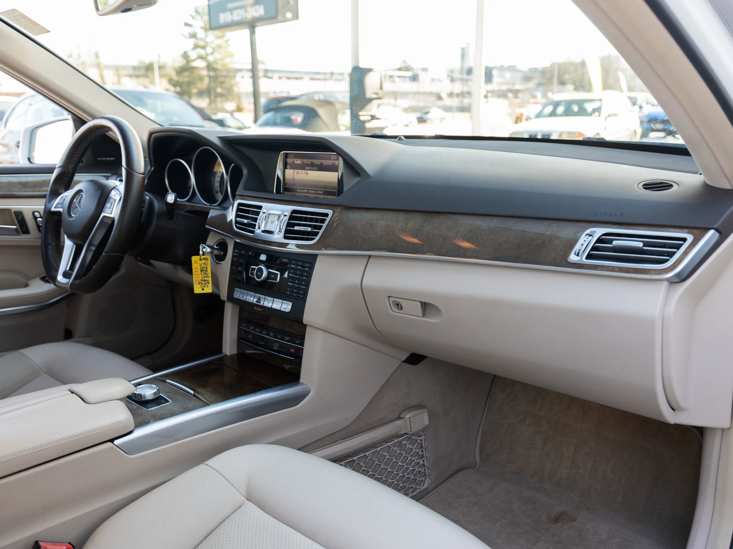 Used 2014 Mercedes-Benz E 350 4MATIC Sedan image 21