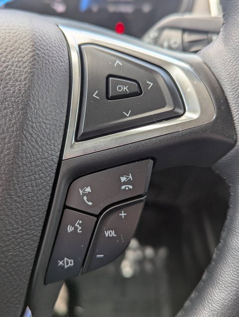 Used 2024 Ford Edge Titanium image 16