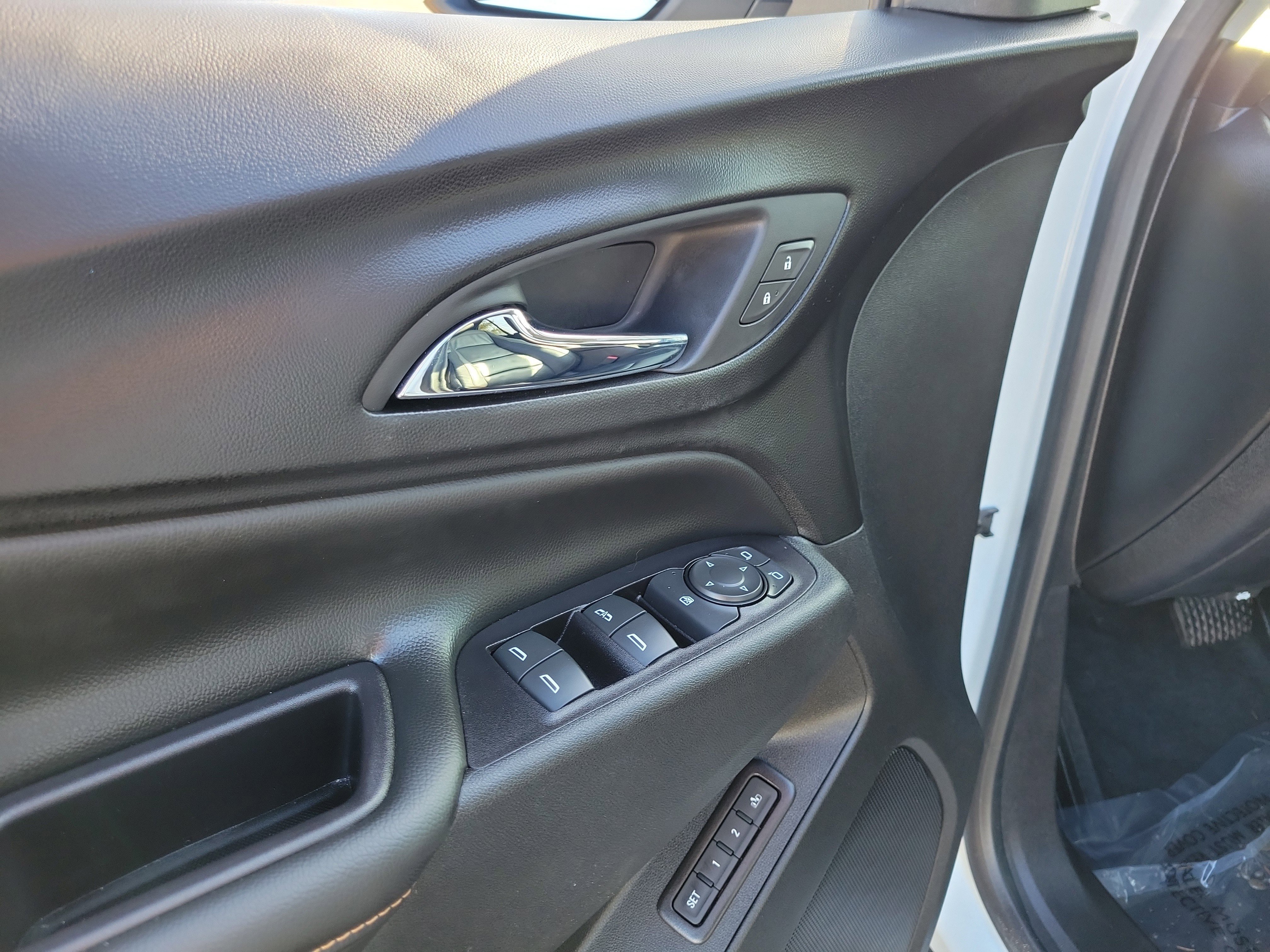 Used 2019 Chevrolet Equinox Premier image 18