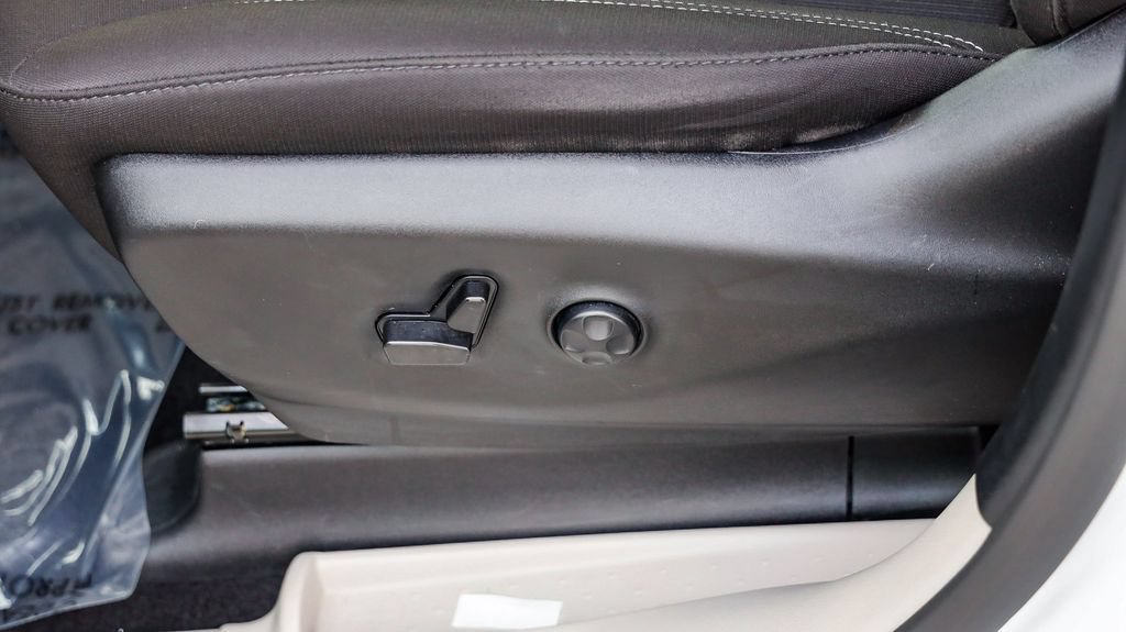 Used 2024 Chrysler Voyager LX FWD image 26