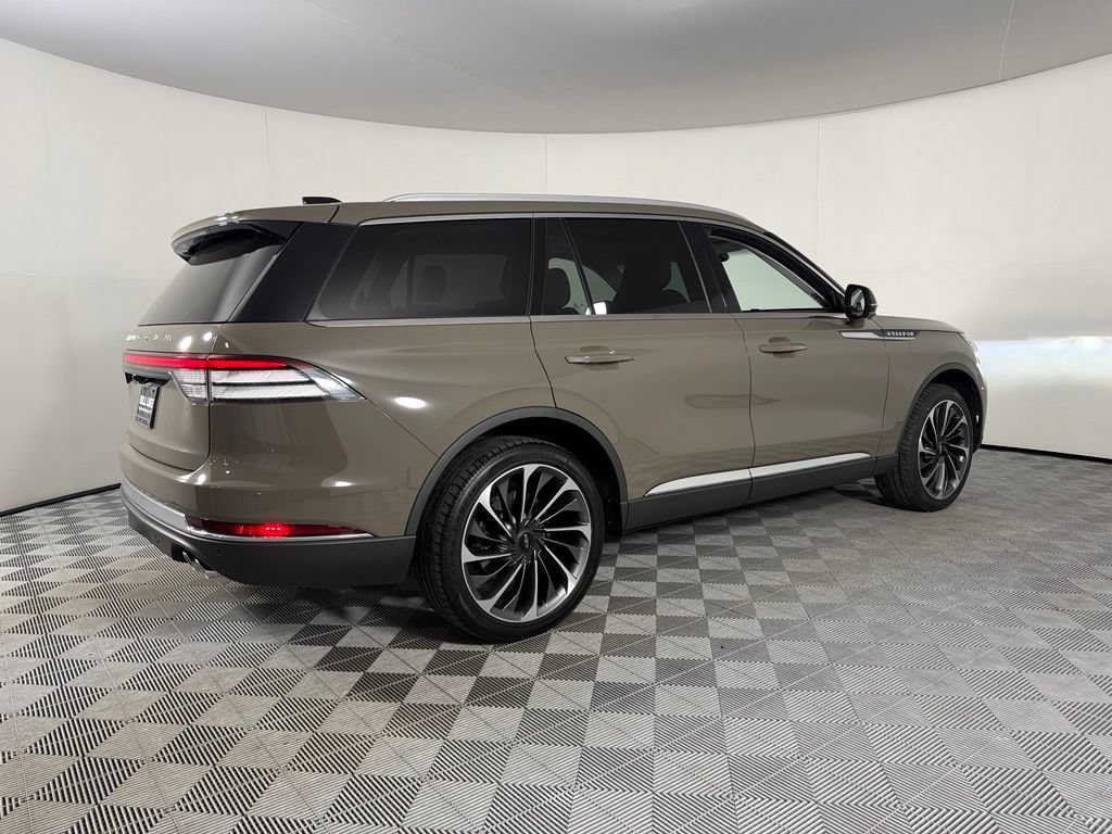 Used 2025 Lincoln Aviator Reserve w/ Equipment Group 201A AWD/4WD image 5