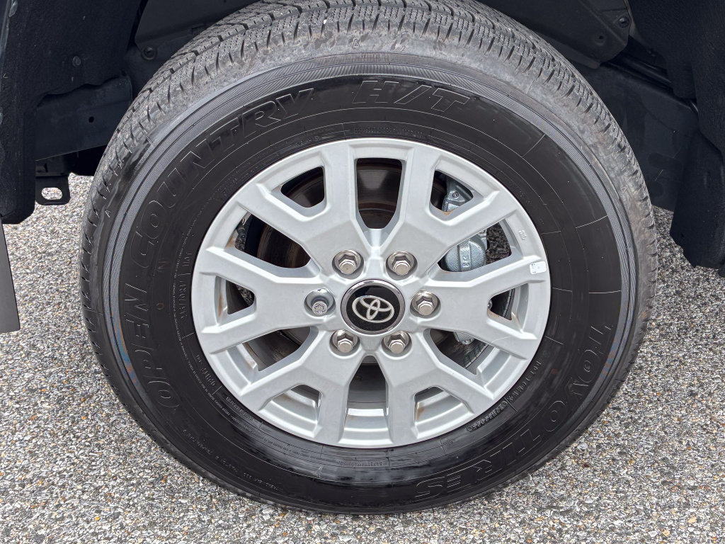 Certified 2025 Toyota Tacoma SR5 AWD/4WD image 46